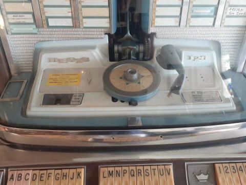 Vintage Jukebox by Regas - 120 - Rock-ola - working