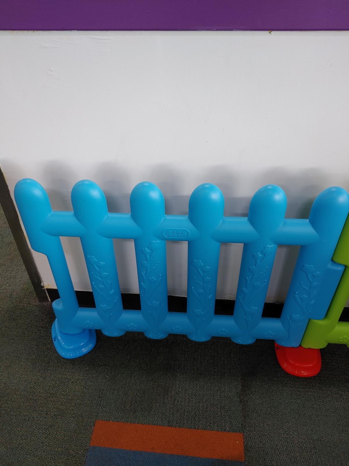 Child Play Yard Fence System