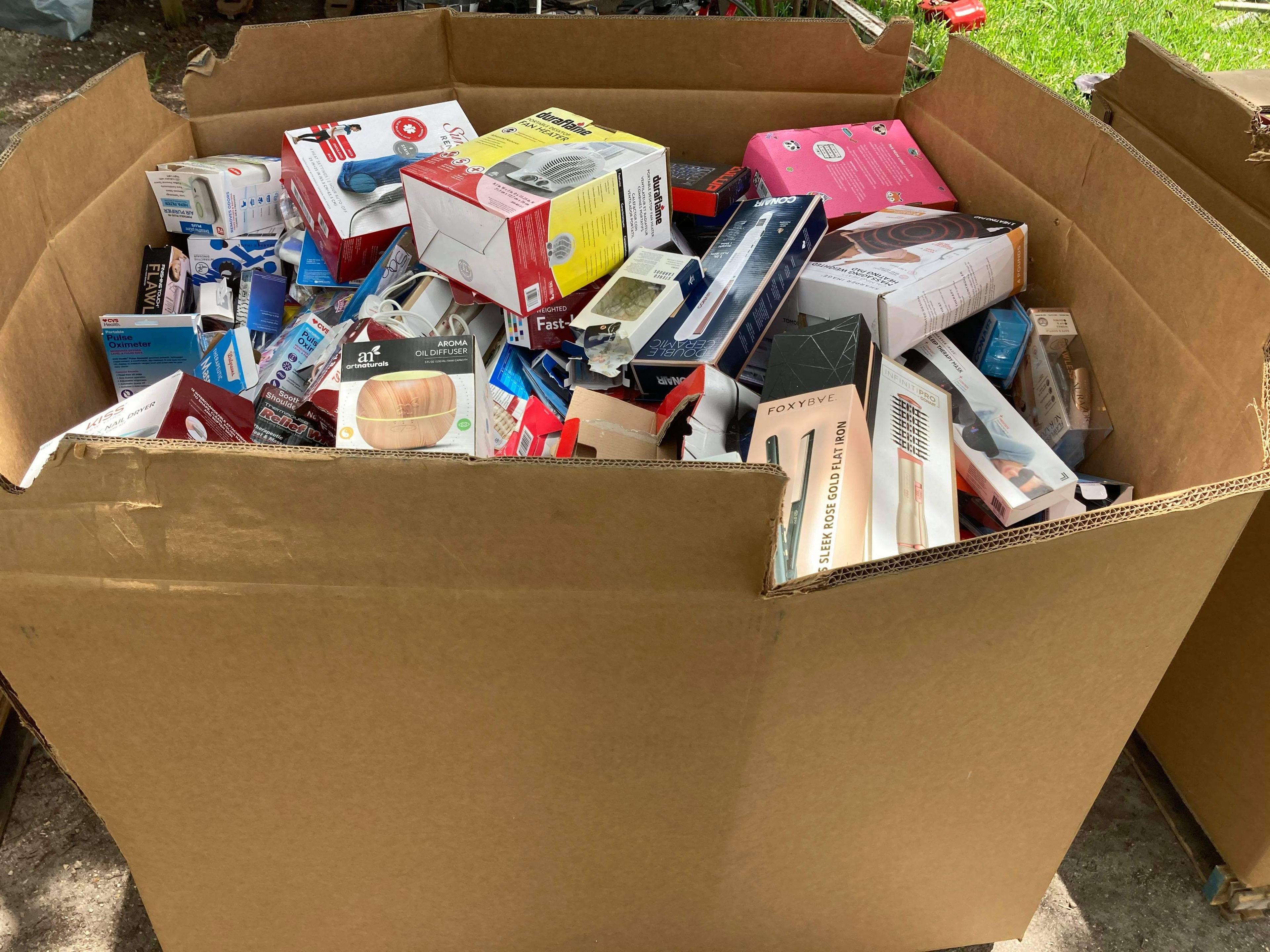 Wholesale Mixed lot of 225-250 quality liquidated products from major drug store chains, big box sto