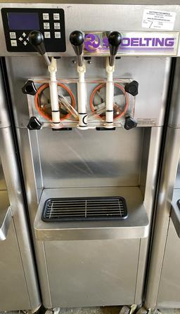 Stoelting Model F231, Three Phase, Soft Serve, Ice Cream And Yogurt Machine. Water Cooled. Original