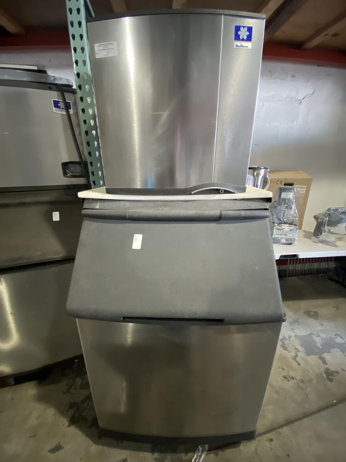 Manitowoc 400 lb Ice Maker, With Bin