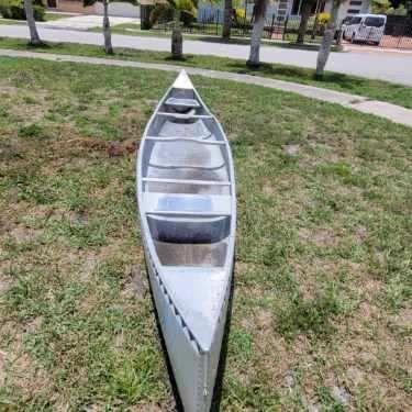 16" Alumacraft Long Aluminum Canoe Boat