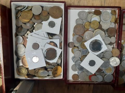 U. S. and foreign Coin, Paper money, Proof sets and much more - Large Bin