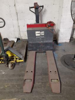 Champion Power Pallet Jack - Needs battery