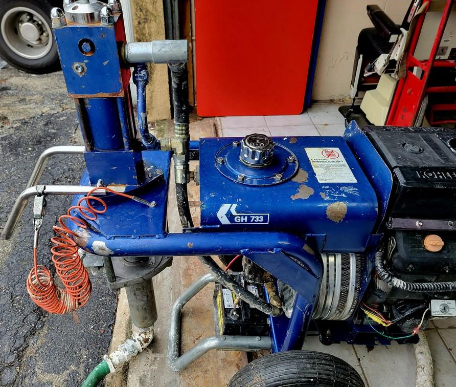 Commercial GRACO GH733 Paint Sprayer Kohler Gas Engine Runs Great