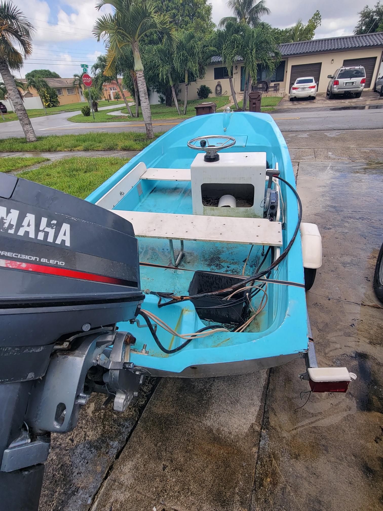 13' Boston Whaler with Yamaha Outboard Motor Trailer