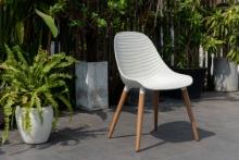 BRAND NEW OUTDOOR RECYCLED MARITIME GRADE RESIN CHAIR IN WHITE