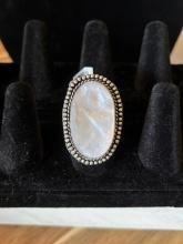 Beautiful Mother of Pearl Ring - Size 7