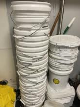 (15) 5-Gallon Buckets With Handles And Bucket Dolly
