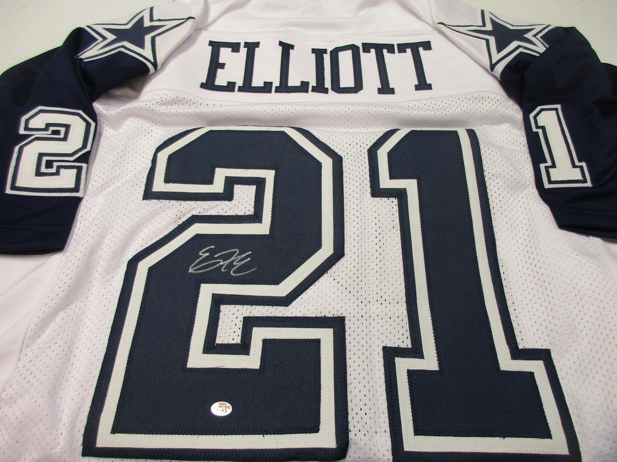 Ezekiel Elliott of the Dallas Cowboys signed autographed football jersey PAAS COA 760