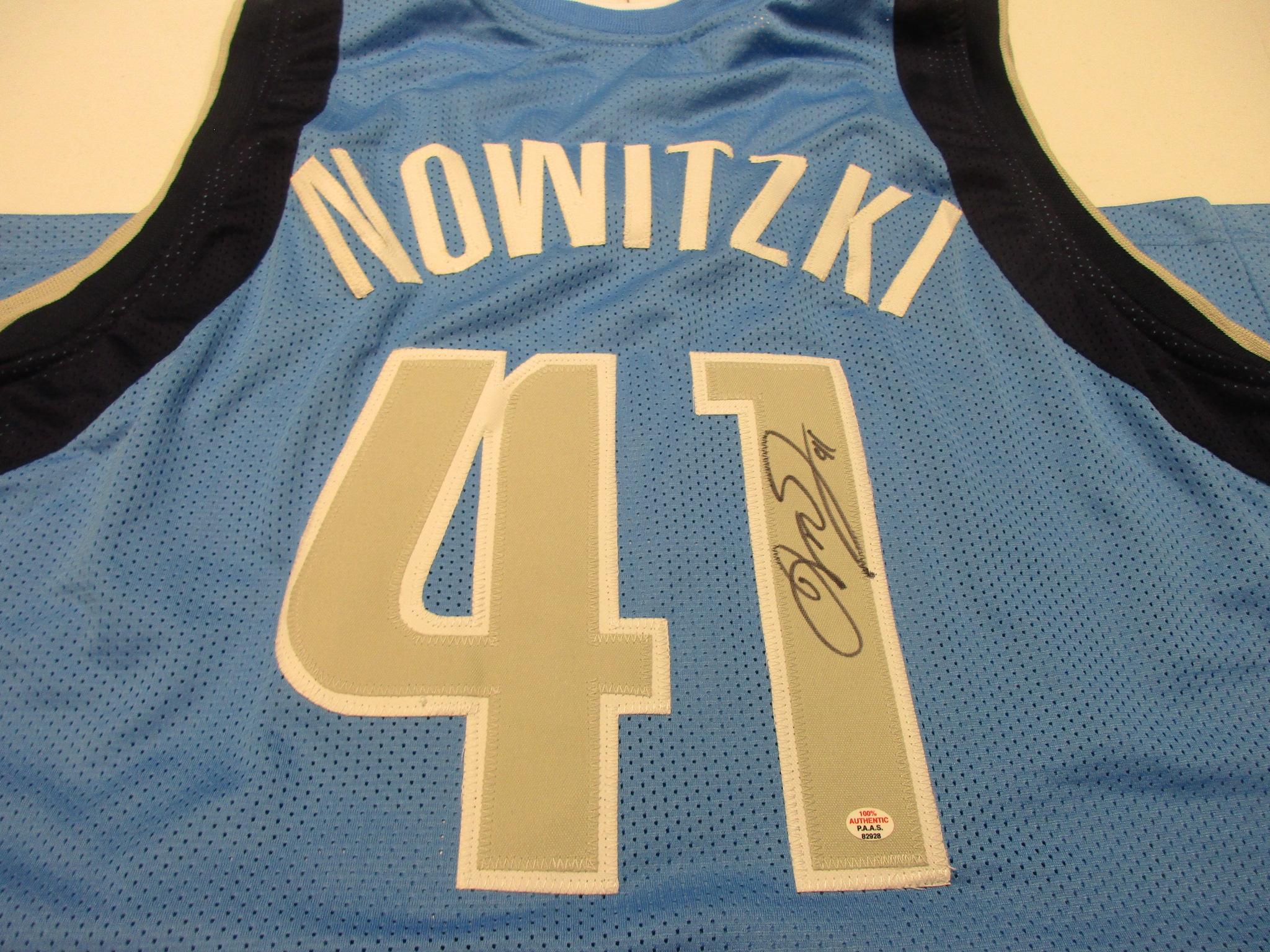 Dirk Nowitzki of the Dallas Mavericks signed autographed basketball jersey PAAS COA 928