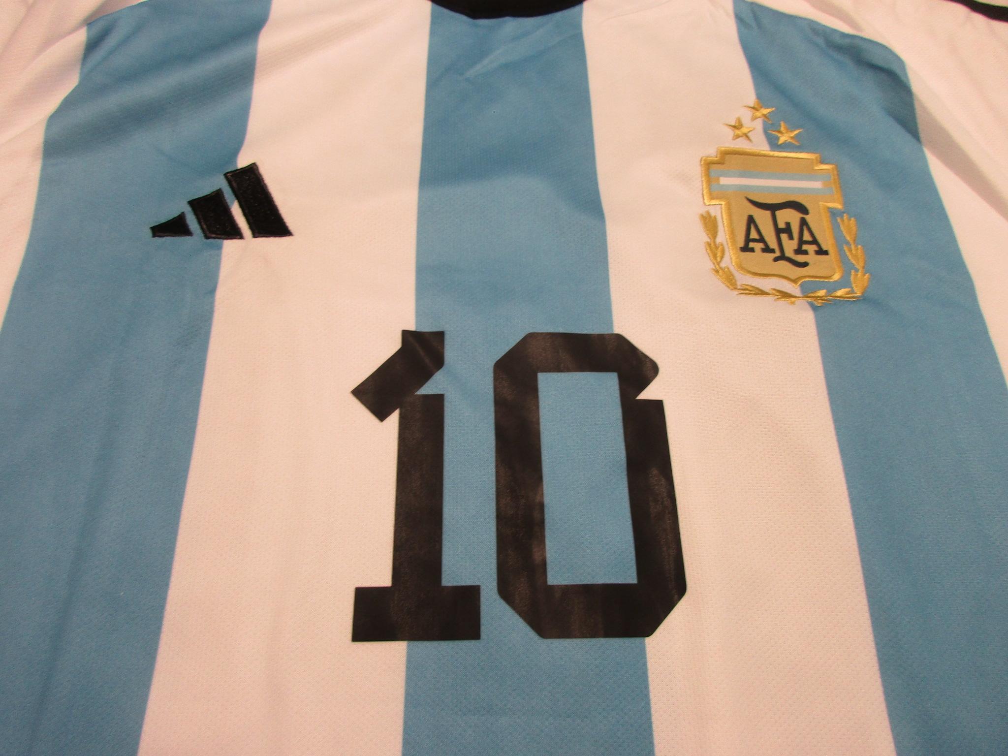 Leo Messi of the Argentina signed autographed soccer jersey PAAS COA 626