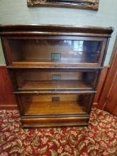 THE GLOBE-WERNICKE CO. Vintage Lawyers Book Case W/ Glass Front. This piece comes apart so the lawye