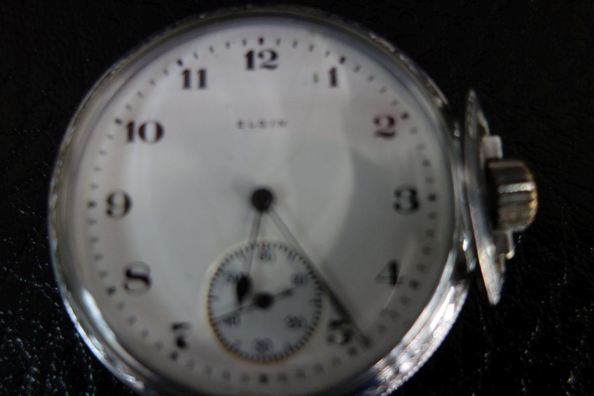 ELGIN SILVER TONE POCKET WATCH