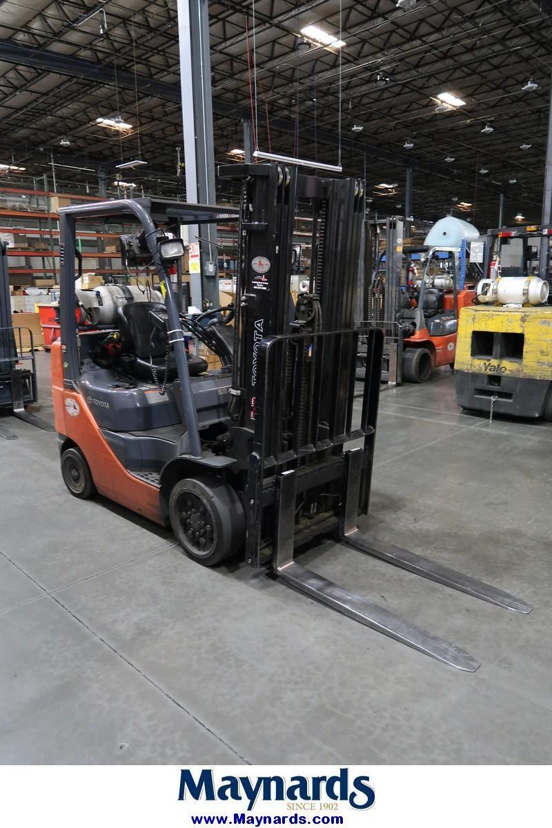 2017 Toyota 8FGCU25 4,500 Lb. Capacity LP Type Fork Lift