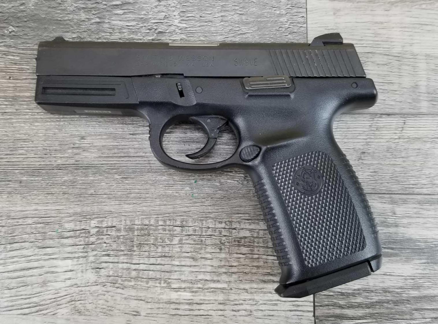 SMITH & WESSON MODEL SW9VE