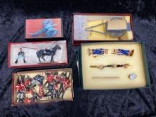 BONANZA LOT OF ASSORTED VINTAGE METAL SOLDIERS AND ACCESSORIES
