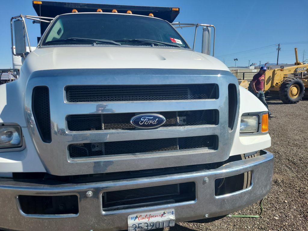 2013 Ford F750 S/A Dump Truck