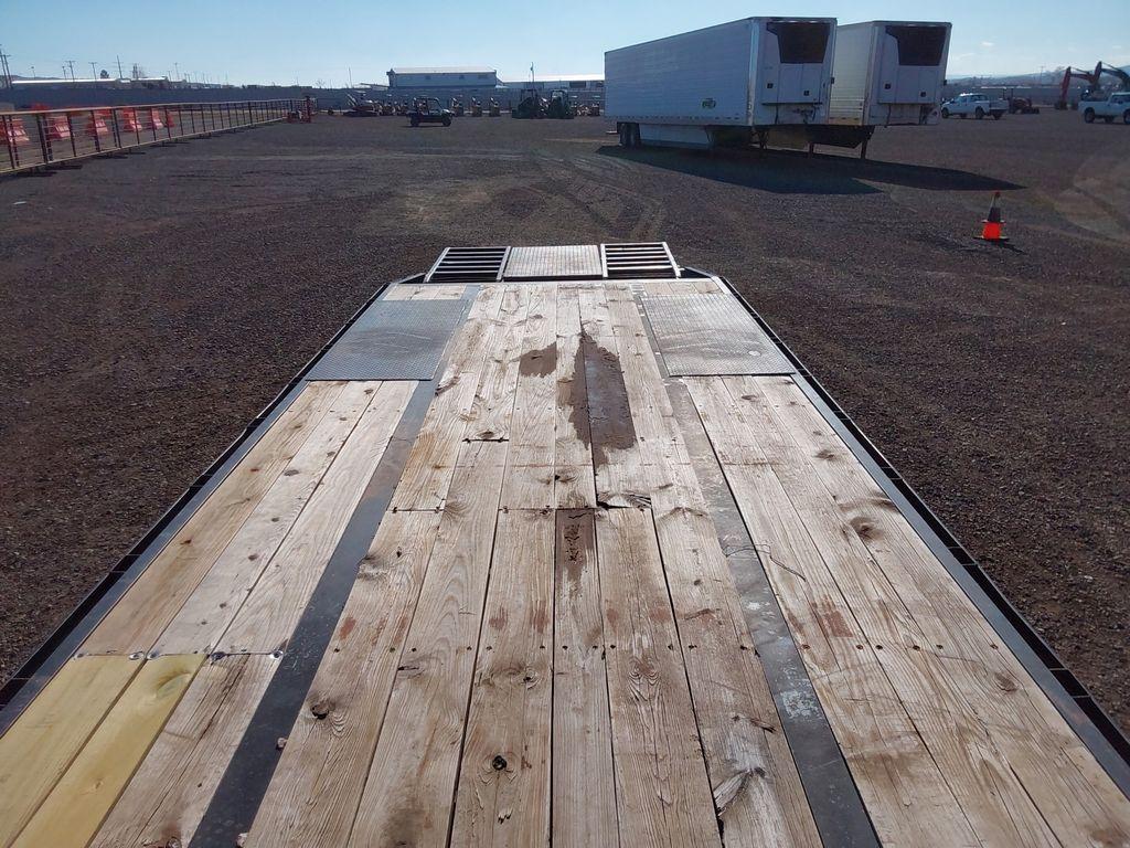 2006 Circle M 30ft T/A Pintlehitch Equipment Trailer