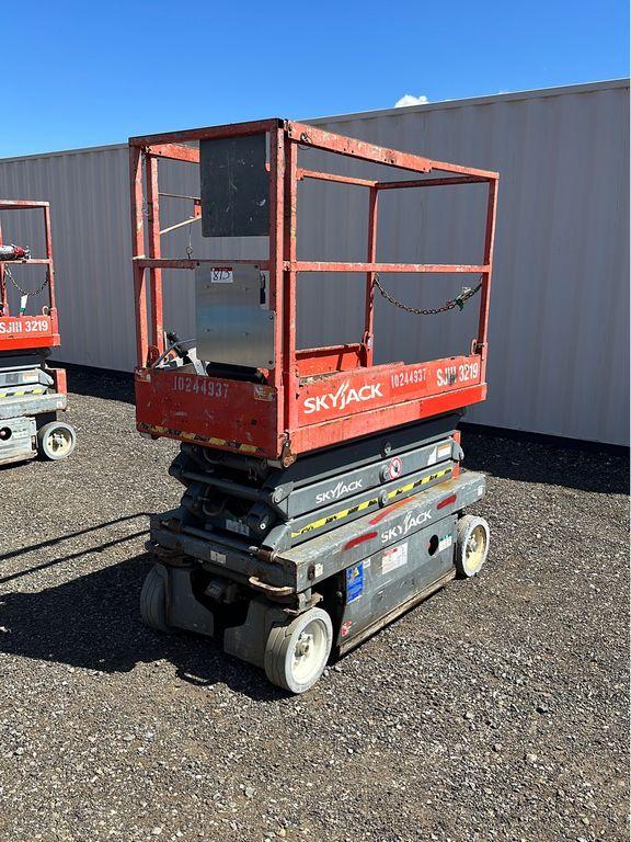 Skyjack SJ111-3219 19ft Scissor Lift