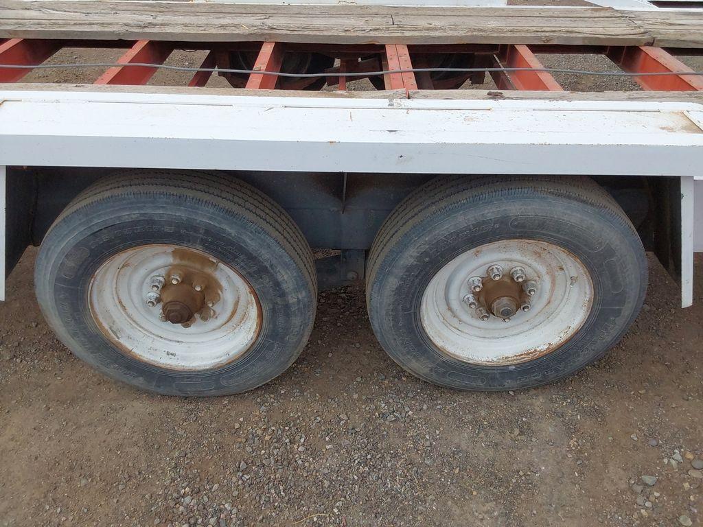 1999 T/A Gooseneck Trailer