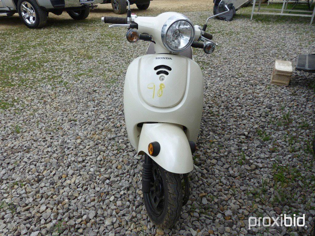 2013 Honda Metropolitan Nch50, Gas Powered Moped