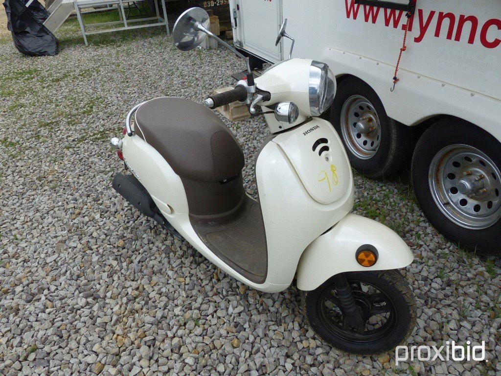 2013 Honda Metropolitan Nch50, Gas Powered Moped