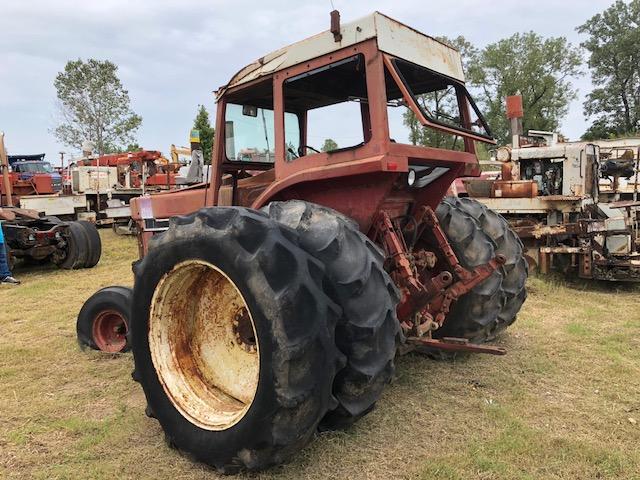 International Tractor 1566