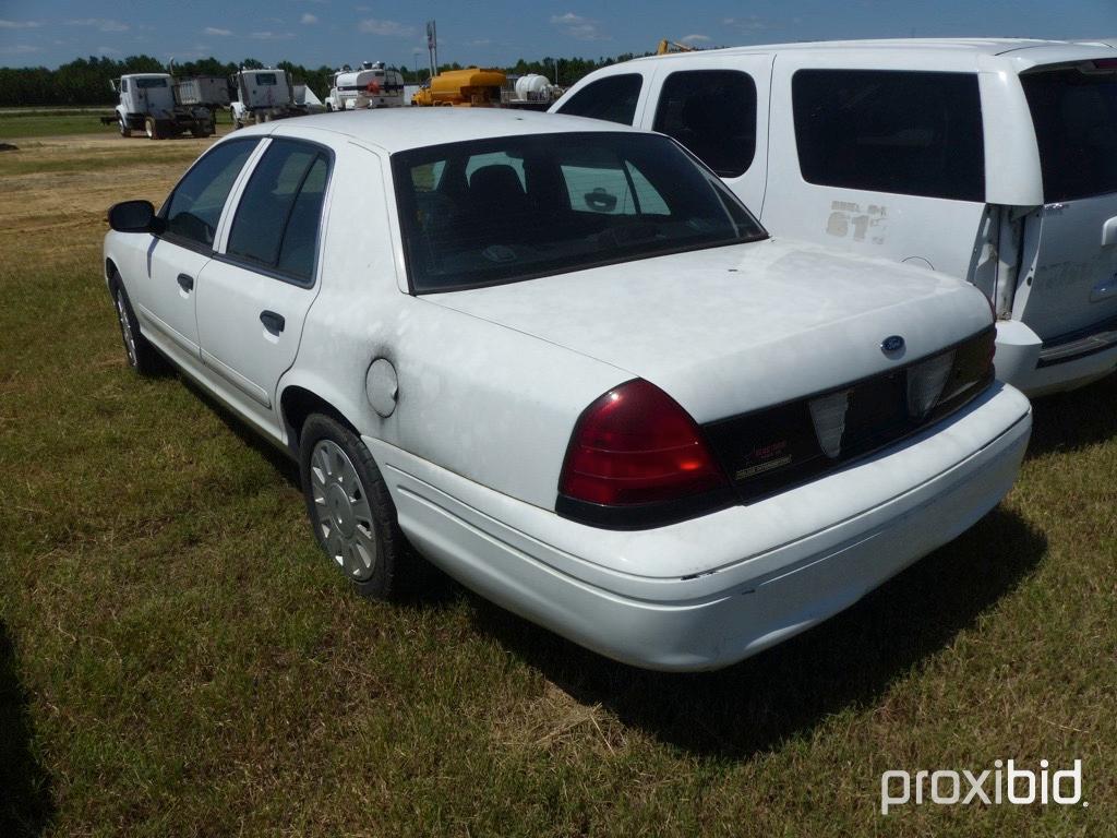 2008 Crown Vic. Police Cruiser, 4 door, vin 2FAHP71VX8X124832