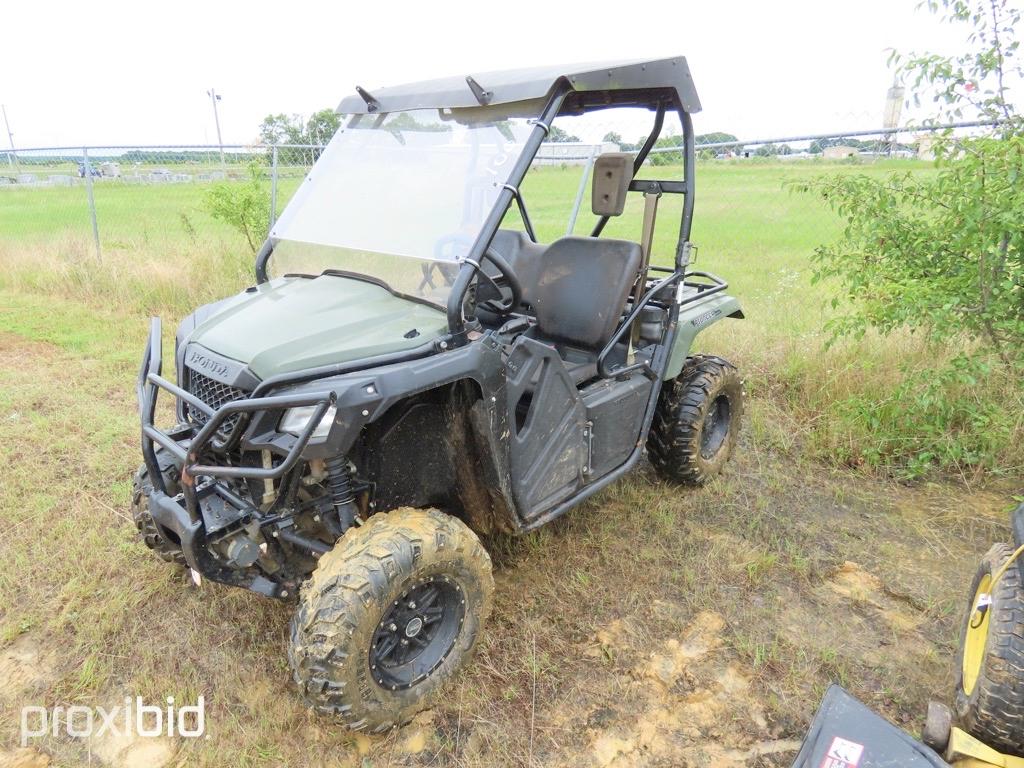 2015 Honda Pioneer 500 , 4x4, Winch, Windshield, 178 hrs. showing, Vin 09394