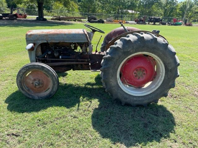 Ferguson Tractor Gas Engine, PTO, 3 Point Hitch no toplink