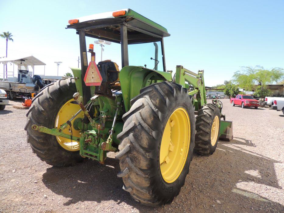 John Deere 2955 Farm Tractor