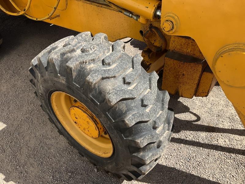 John Deere 410C Backhoe Loader