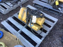 ACCO 1/2 TON WRIGHT-WAY CHAIN HOIST