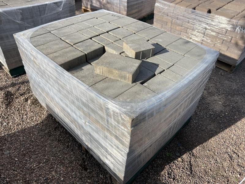 PALLET OF STONE PAVERS