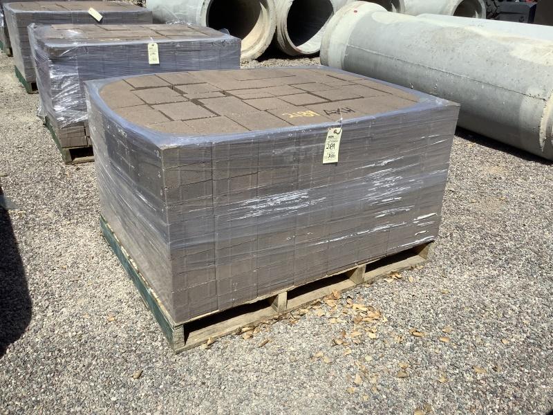 PALLET OF STONE PAVERS