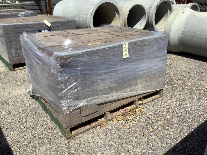 PALLET OF STONE PAVERS