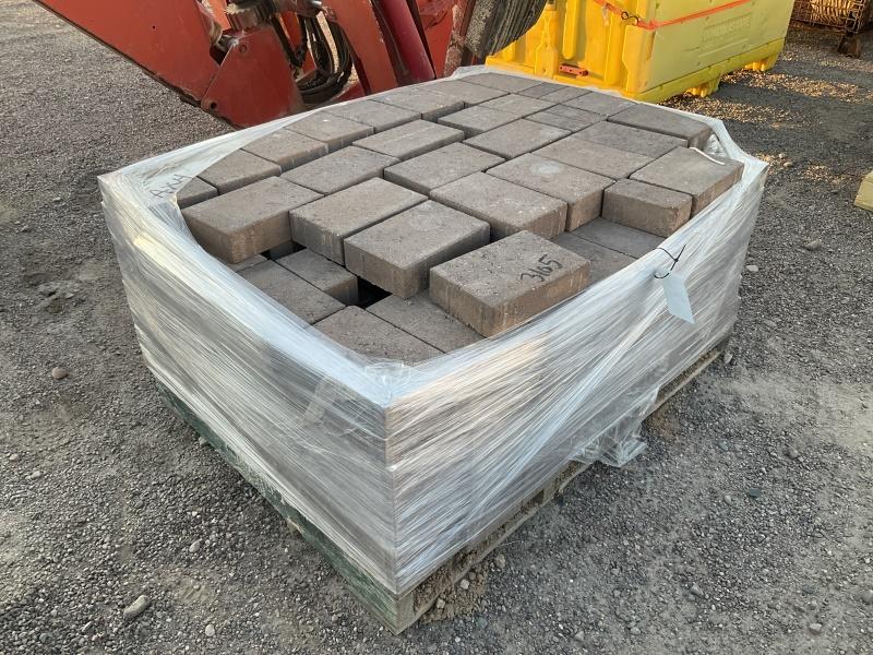 PALLET OF STONE PAVERS