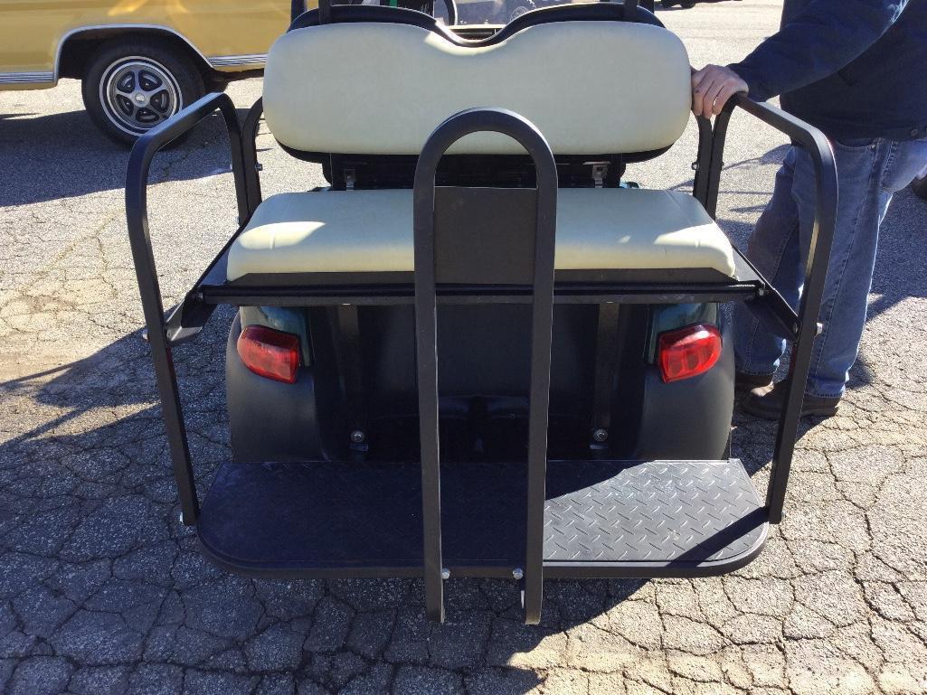 2004 CLUB CAR PRECEDENT ELECTRIC GOLF CART (48 V, 2012 TROJAN BATTERIES, SN