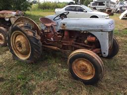 FORD 8N TRACTOR (DOES NOT RUN)