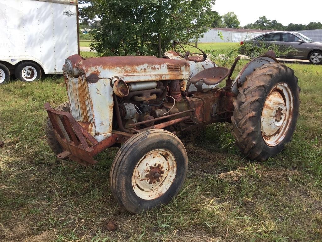 FORD JUBILEE TRACTOR (DOES NOT RUN)