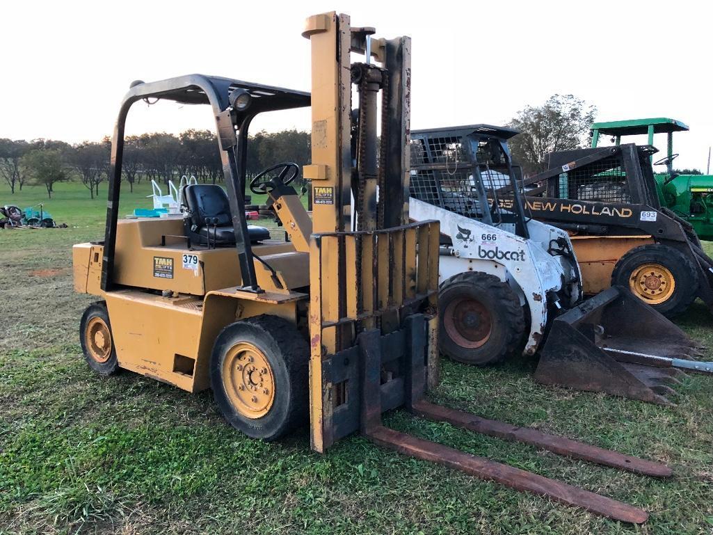 CAT MODEL V80 FORKLIFT (2 STAGE, 4 CYL GAS, 8000LB CAP, OUTSIDE SOLID TIRES, SER-40X01757)