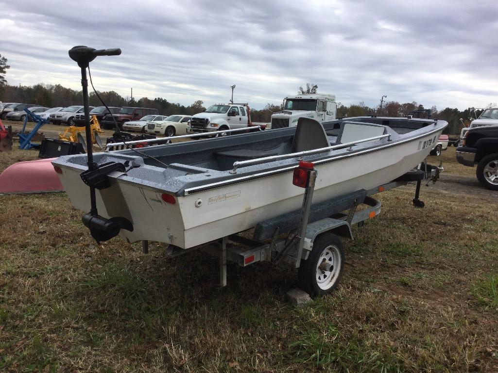 1987 GLASSCRAFT 15' BOAT (W/ MINNKOTA, HULL ID # GCR00255D787, TROLLING MOT