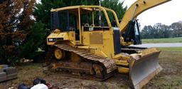2000 CAT D5M LGP CRAWLER **TO BE SOLD OFFSITE** (HRS READ 10395, 10FT 10IN BLADE, 40% UNDERCARRIAGE,