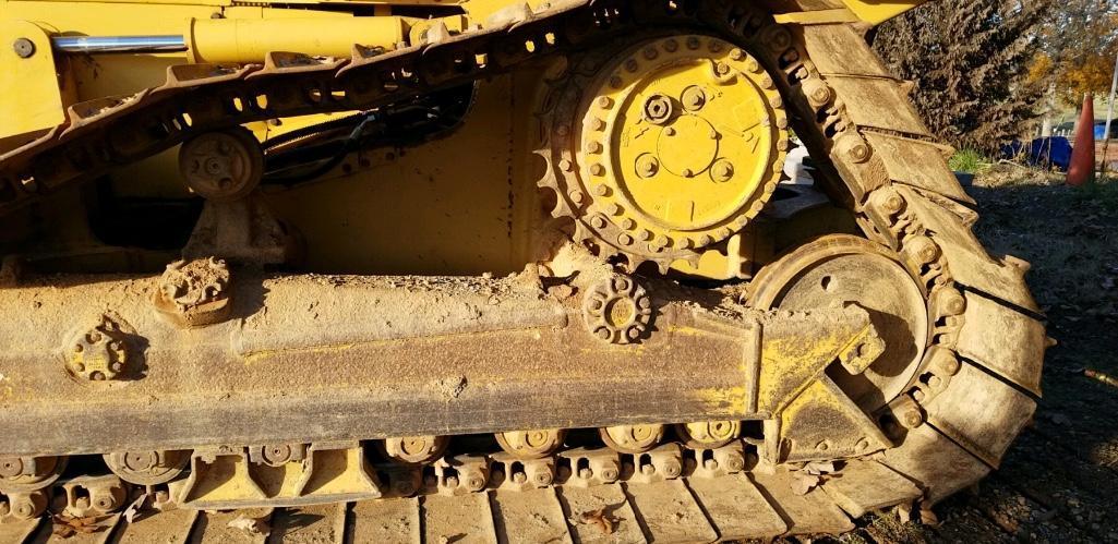 2000 CAT D5M LGP CRAWLER **TO BE SOLD OFFSITE** (HRS READ 10395, 10FT 10IN BLADE, 40% UNDERCARRIAGE,