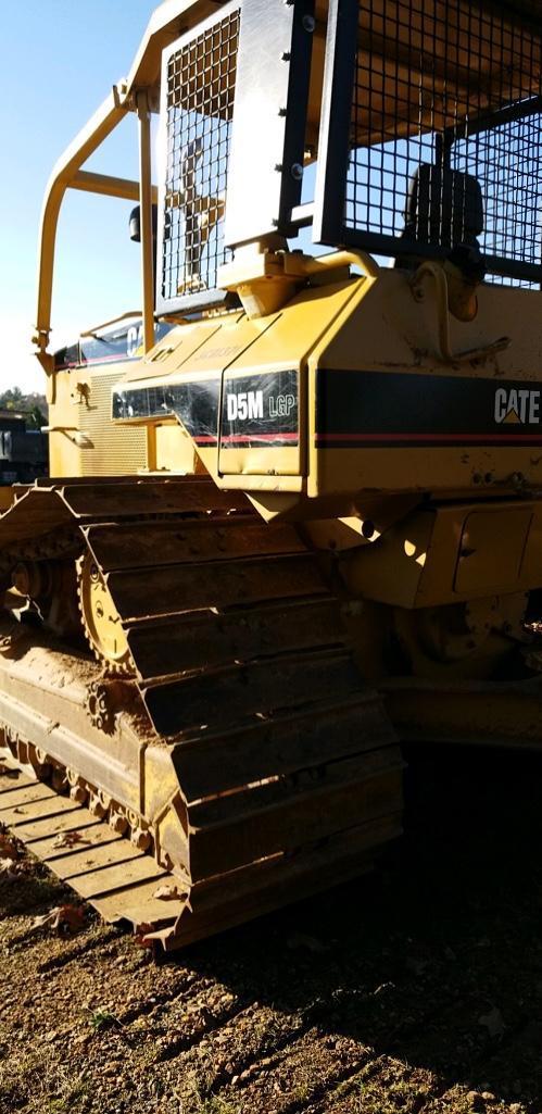 2000 CAT D5M LGP CRAWLER **TO BE SOLD OFFSITE** (HRS READ 10395, 10FT 10IN BLADE, 40% UNDERCARRIAGE,