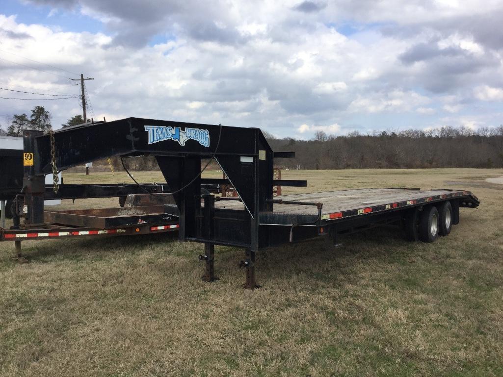 TEXAS BRAGG EQUIPMENT TRAILER-NO TITLE (GOOSENECK, 30FT, 10 TON, DUAL T/A)