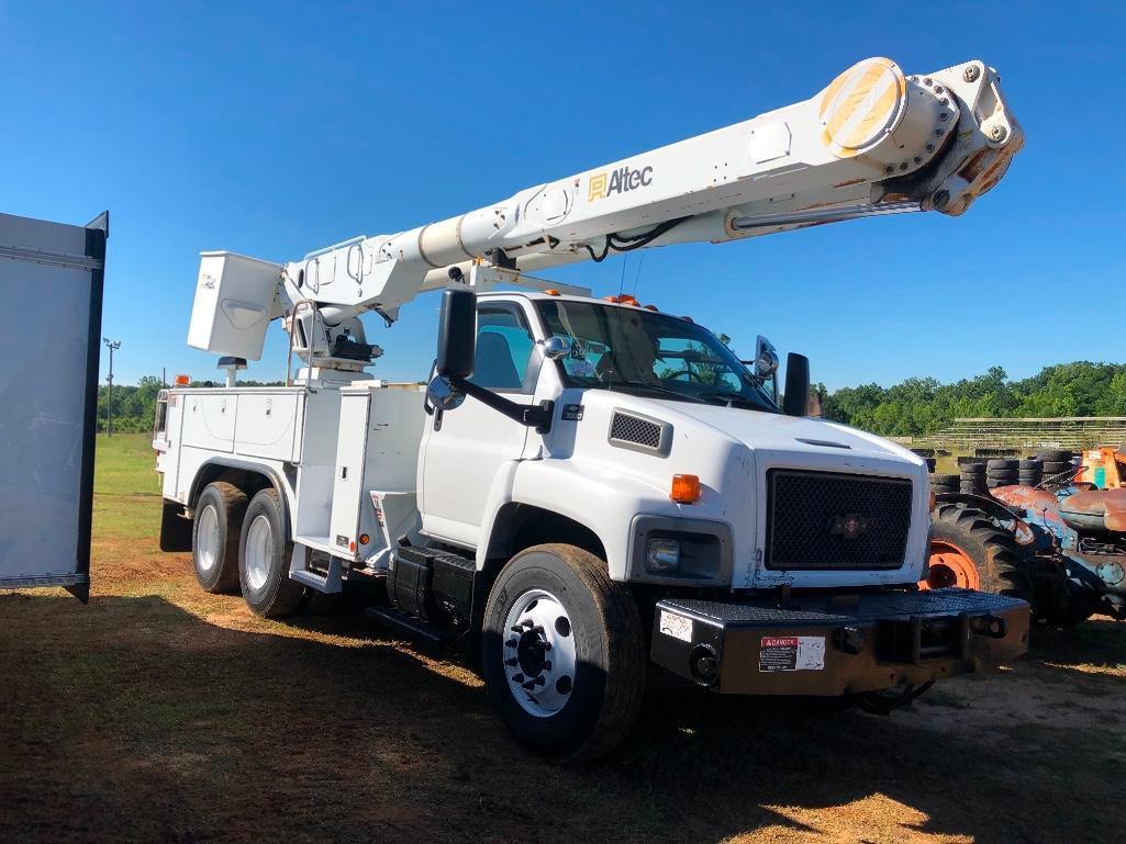 2006 CHEV C8500 BUCKET TRUCK (AT, C7 CAT DIESEL, ALTEC BODY, AIR BRAKES, 55ft PLATFORM HT, 350lb