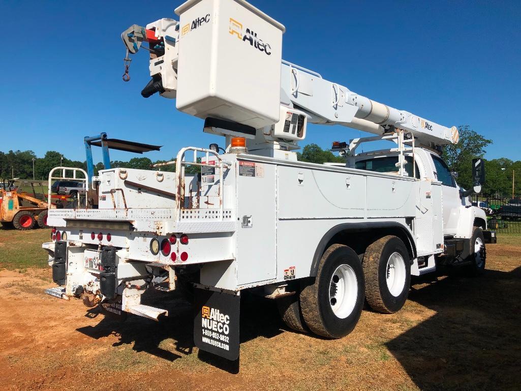 2006 CHEV C8500 BUCKET TRUCK (AT, C7 CAT DIESEL, ALTEC BODY, AIR BRAKES, 55ft PLATFORM HT, 350lb