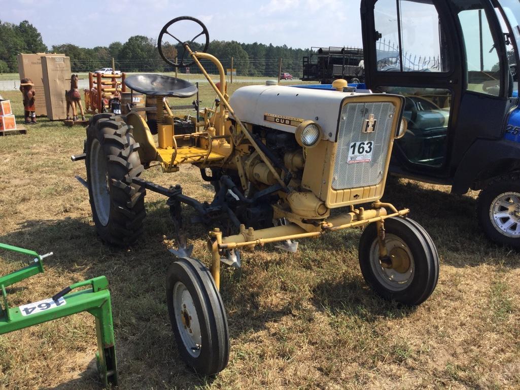 INTERNATIONAL CUB W/CULTIVATORS